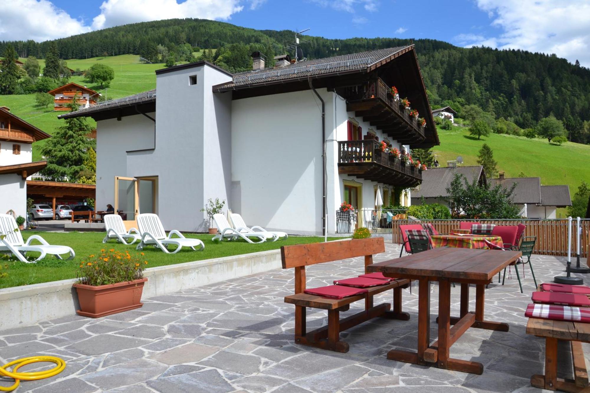 Pension Apartments Klotznerhof Schenna Extérieur photo